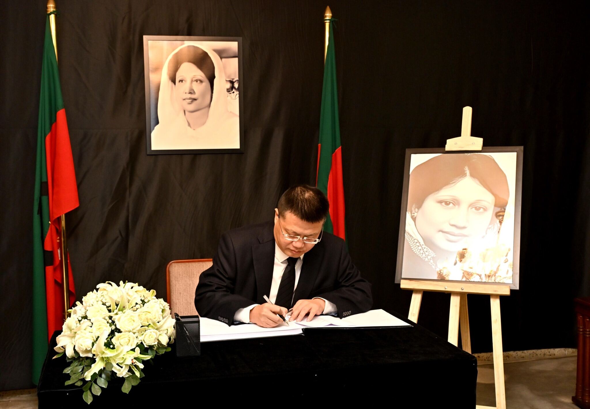 Diplomats pay respects to Khaleda Zia, sign condolence book at BNP office